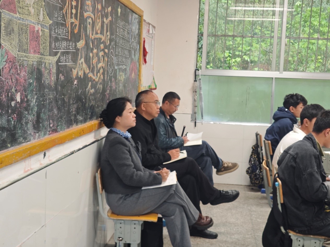 党建领航助教学 精准调研促提升